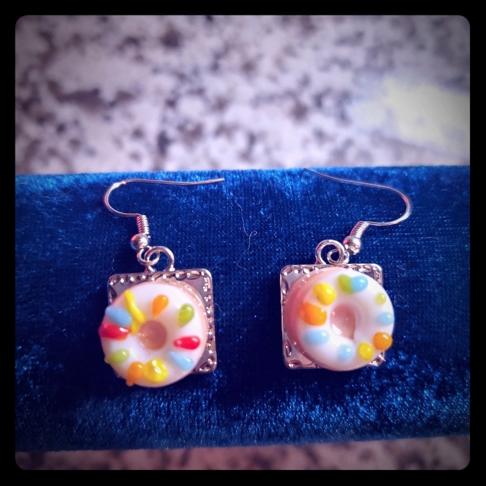 NWT Donut earings by Cyd